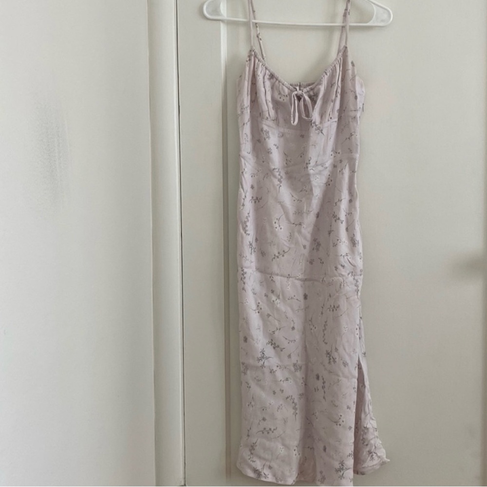 Aritzia Wilfred Bellow Dress